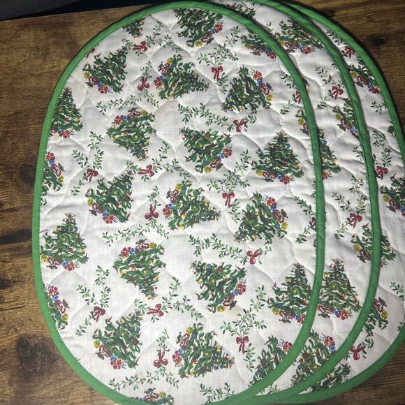 Vintage Christmas Place Mats 13”x19” Oval Green Trim Set Of 4 Reversible Quilted - Picture 6 of 9